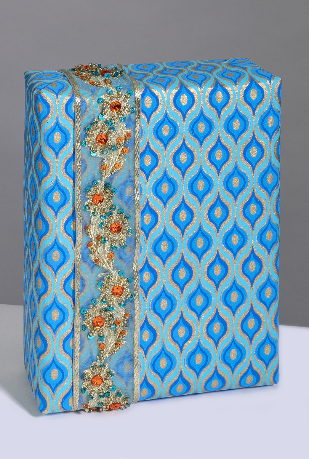 blue lotus eyes box wrapped