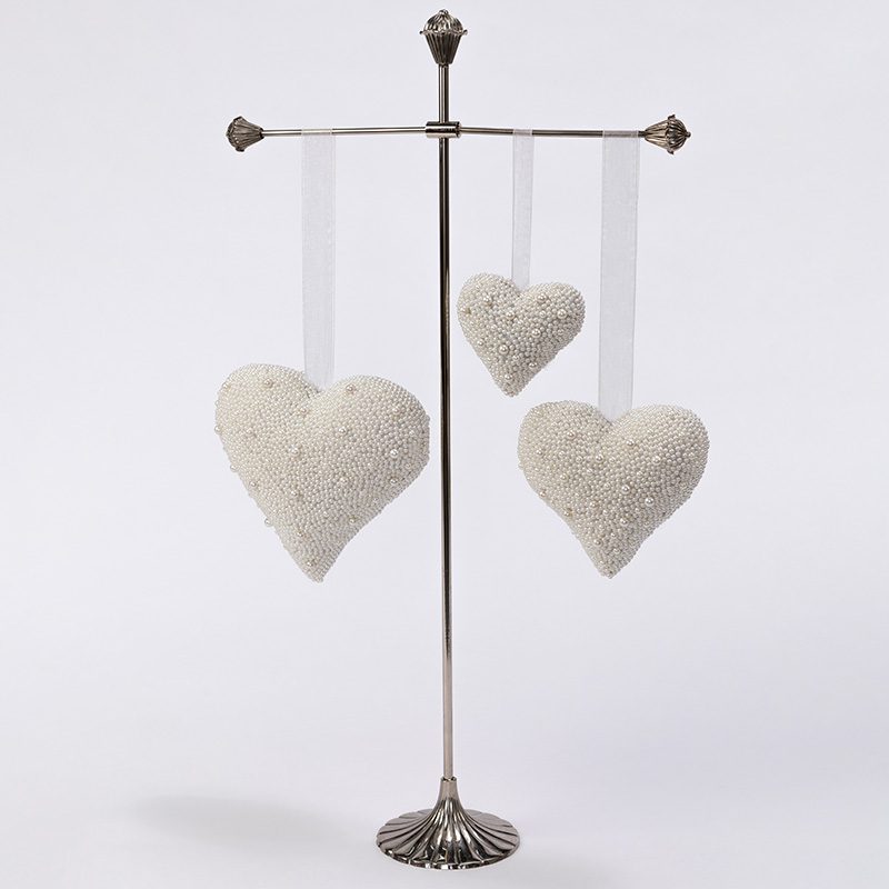 Pearl padded heart decoration
