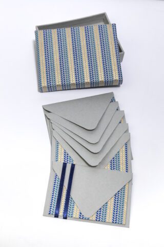 Note card leafy stripe is smart, stylish and made from eco friendly paper.