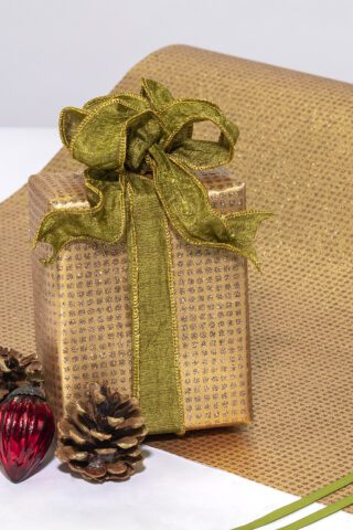 Wrapping paper gold glitter squares is contemporary & sustainable.