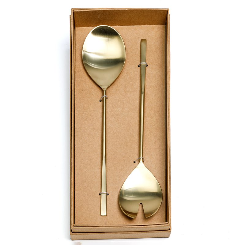 Gold salad servers are contemporary and stylish salad servers